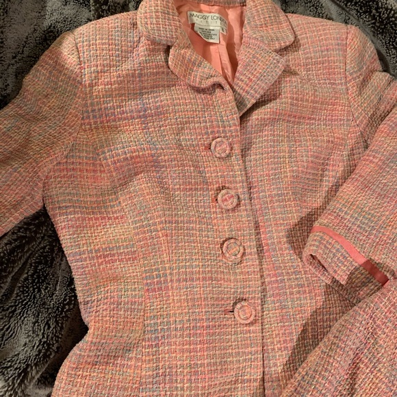 Skirt suit - Picture 3 of 3